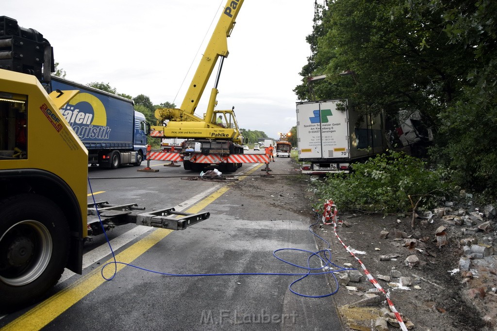 Schwerer VU A 3 Rich Oberhausen Hoehe AK Leverkusen P304.JPG - Miklos Laubert